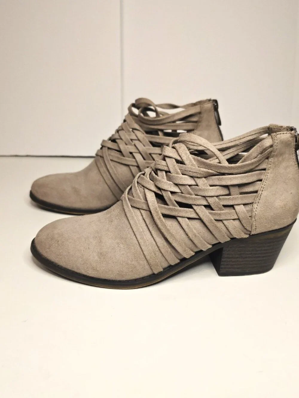 Fergalicious Ankle Boots Womens Size 6.5 Med Taupe Faux Suede Bandana-T Weave